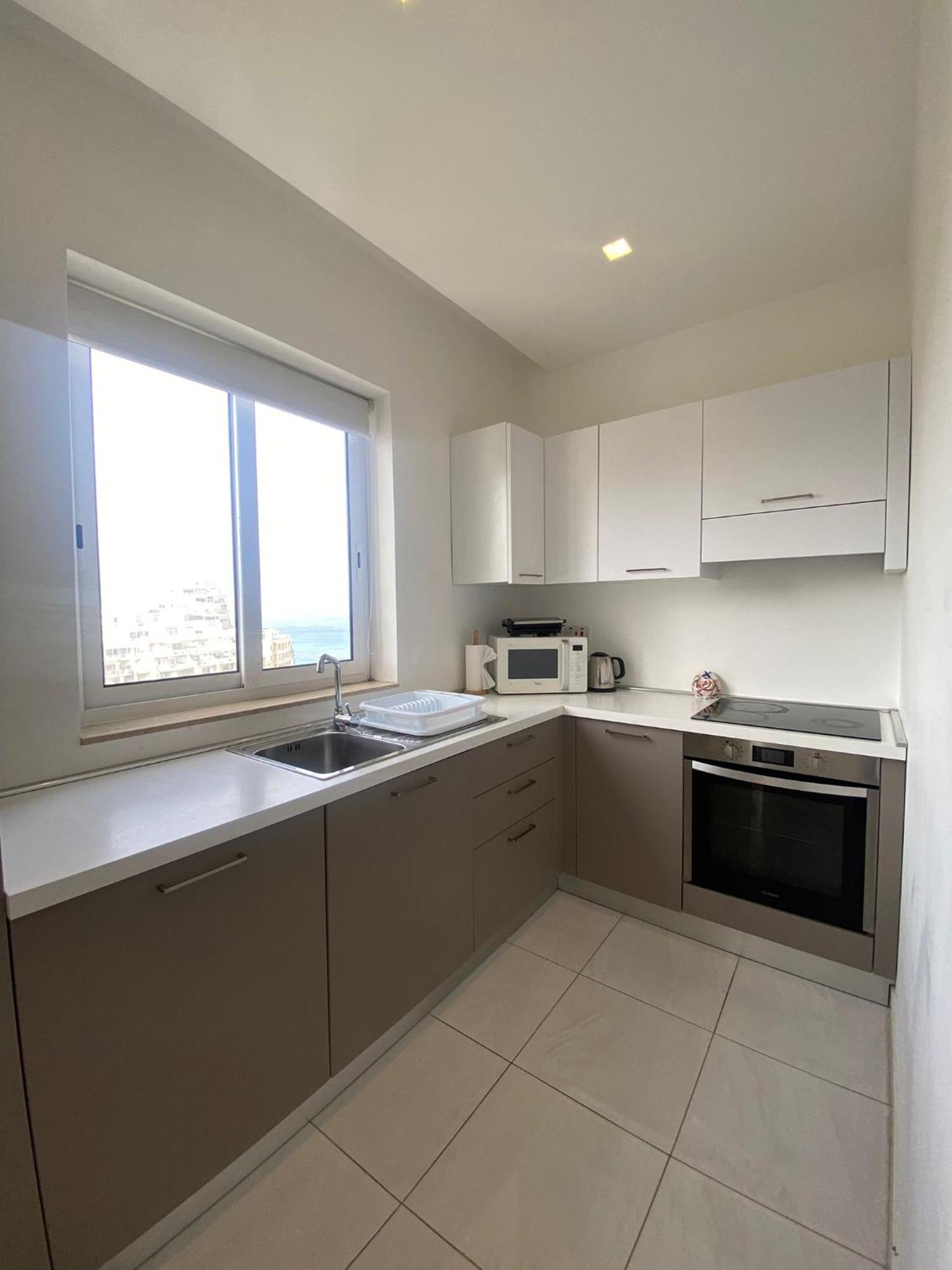 Spectacular Distant Seaview Apt Sliema Zewnętrze zdjęcie