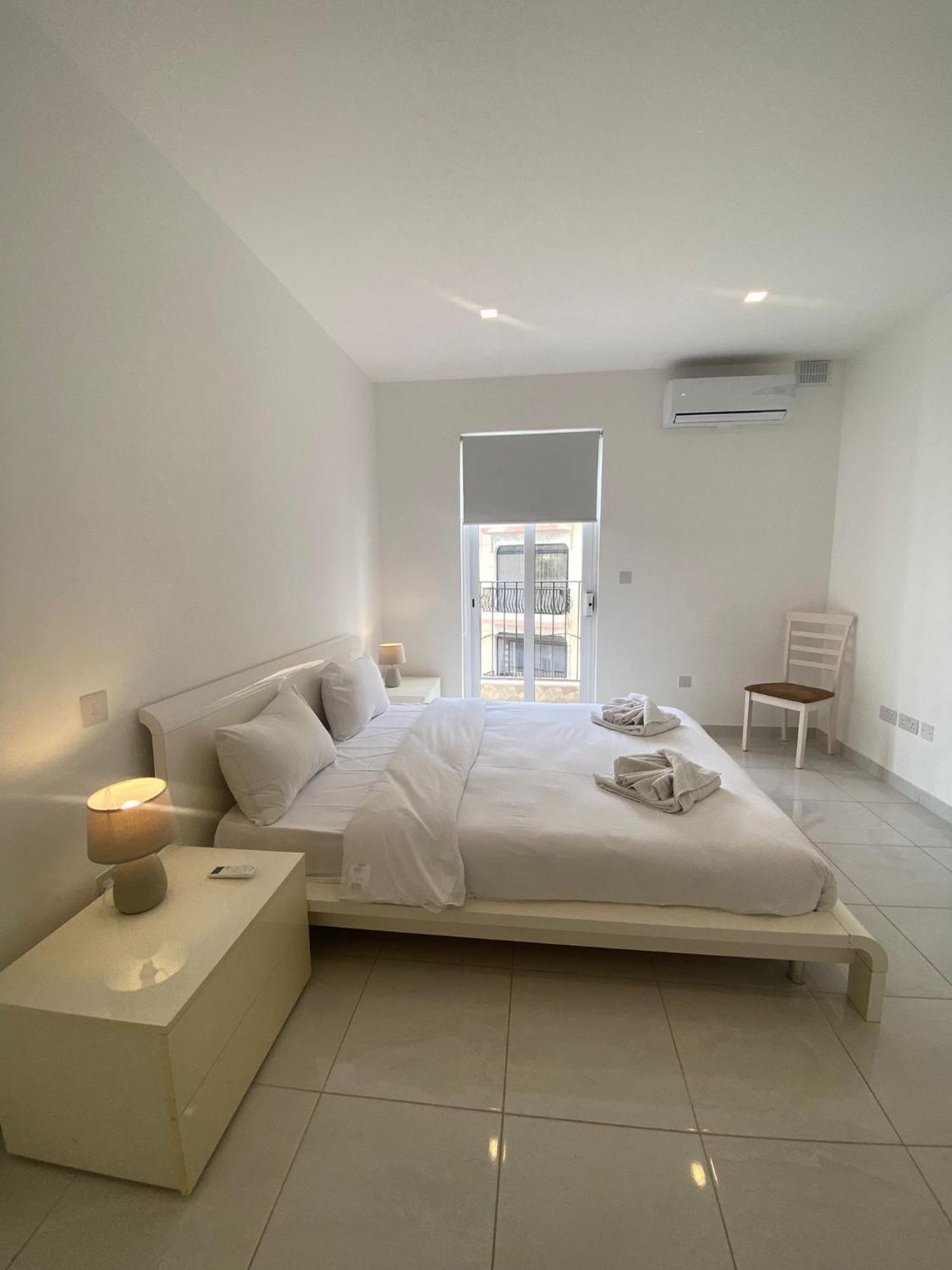 Spectacular Distant Seaview Apt Sliema Zewnętrze zdjęcie